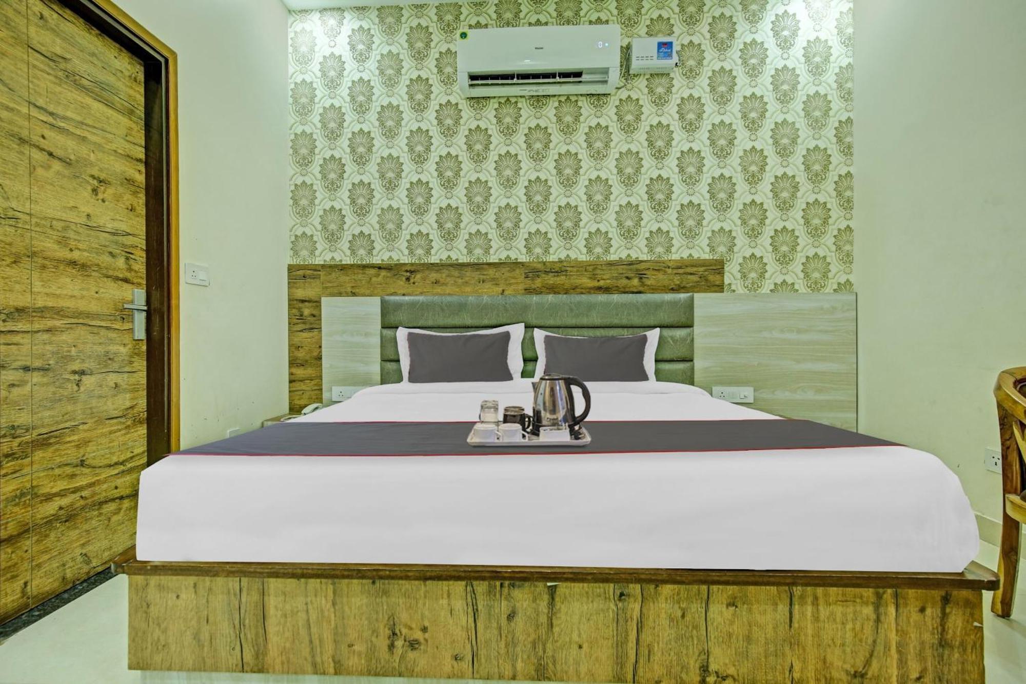 Collection O Rd Hotel Zirakpur ภายนอก รูปภาพ