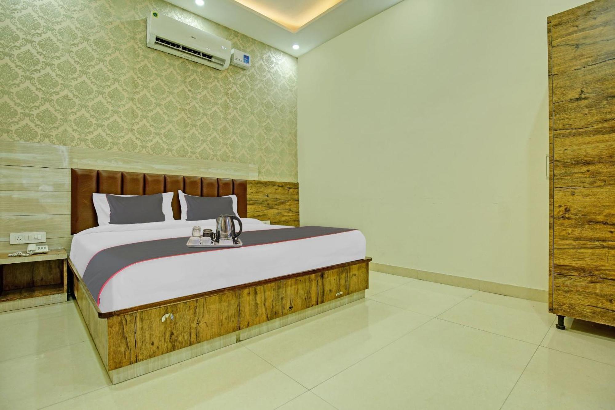 Collection O Rd Hotel Zirakpur ภายนอก รูปภาพ
