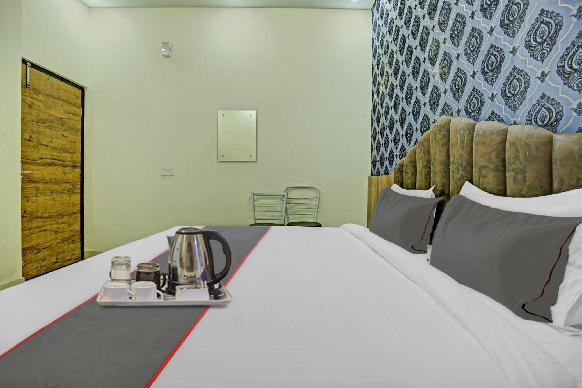 Collection O Rd Hotel Zirakpur ภายนอก รูปภาพ